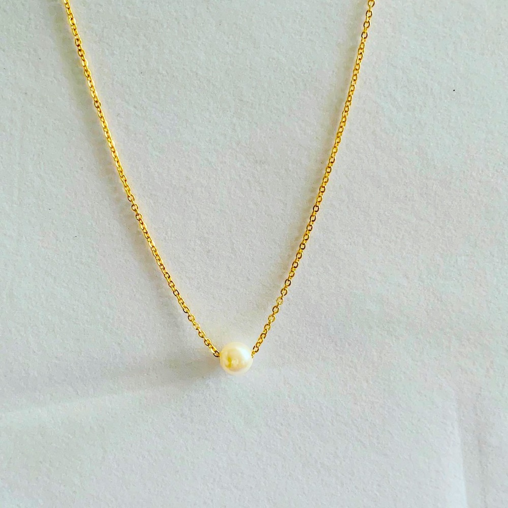 Fresh Dainty Pearl Necklace